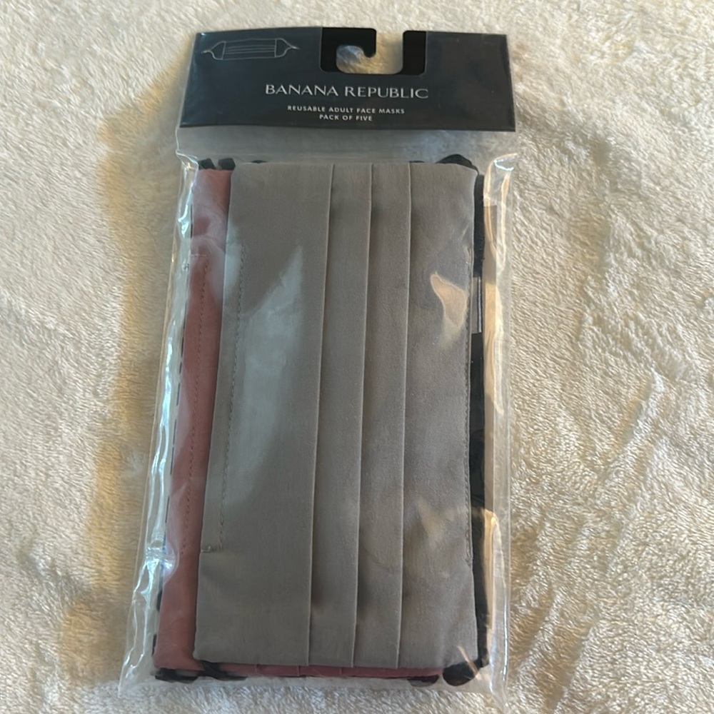 Banana republic face masks new set of 5